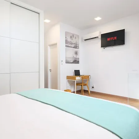 Brand New Spacious Duplex 100m From The Apartment