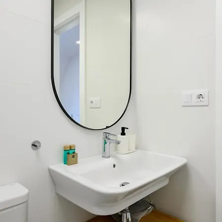 Brand New Spacious Duplex 100m From The *