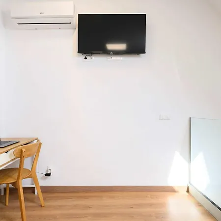 Brand New Spacious Duplex 100m From The Apartment